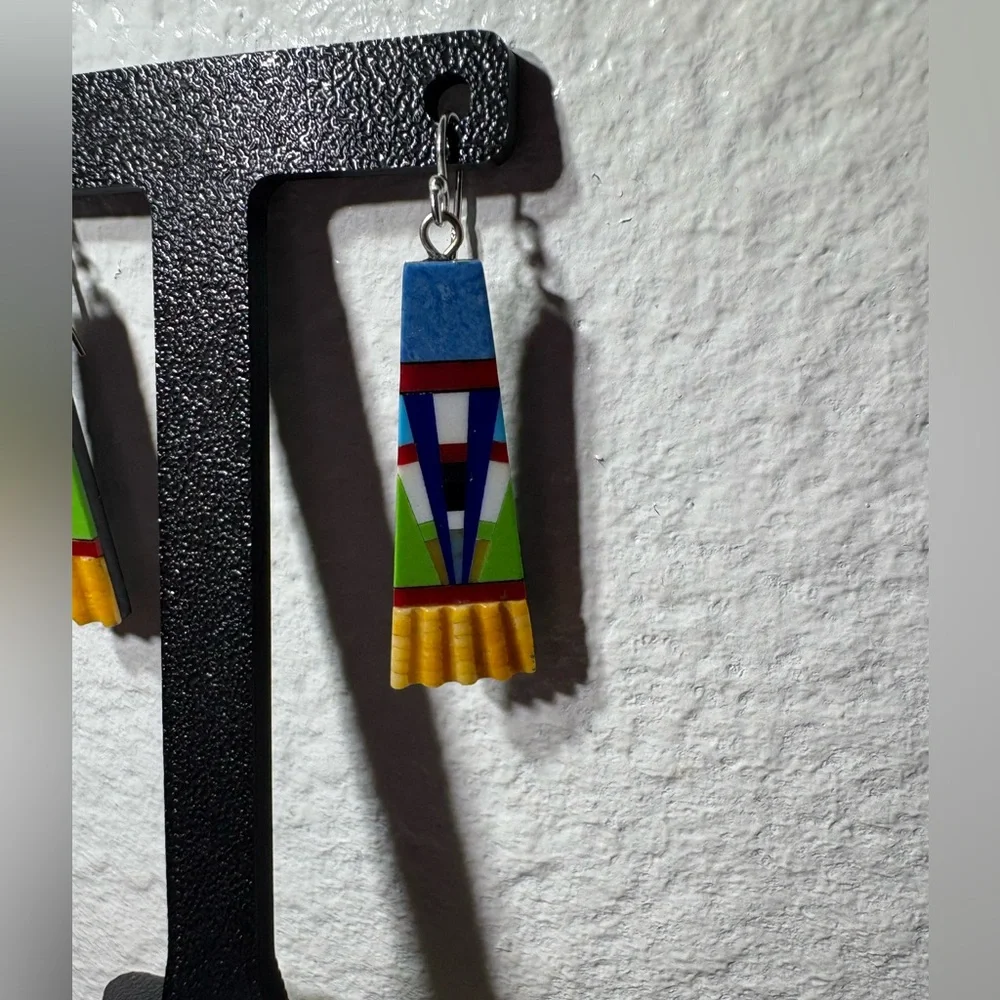 Shell Inlay Earrings - Picture 3 of 4